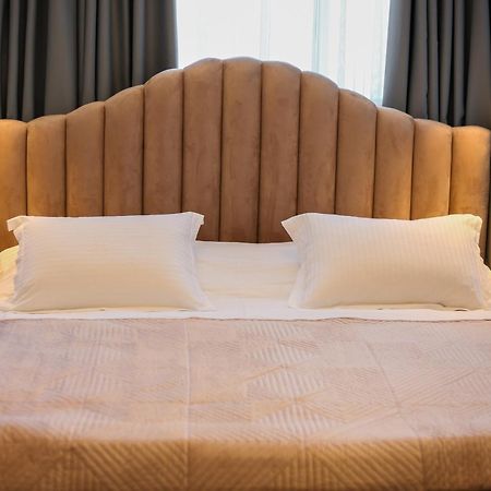 קורצ'ה Sky View Hotel מראה חיצוני תמונה
