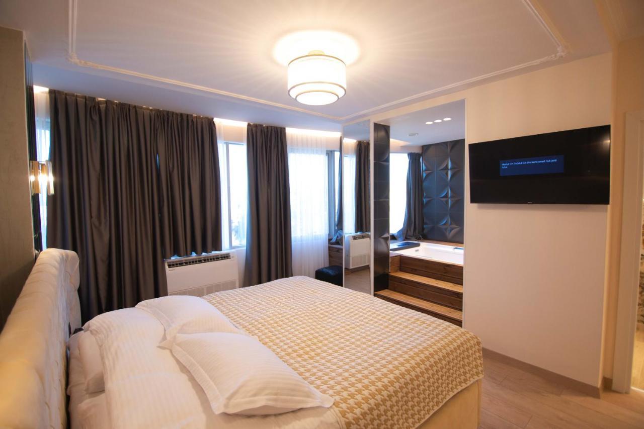 קורצ'ה Sky View Hotel מראה חיצוני תמונה