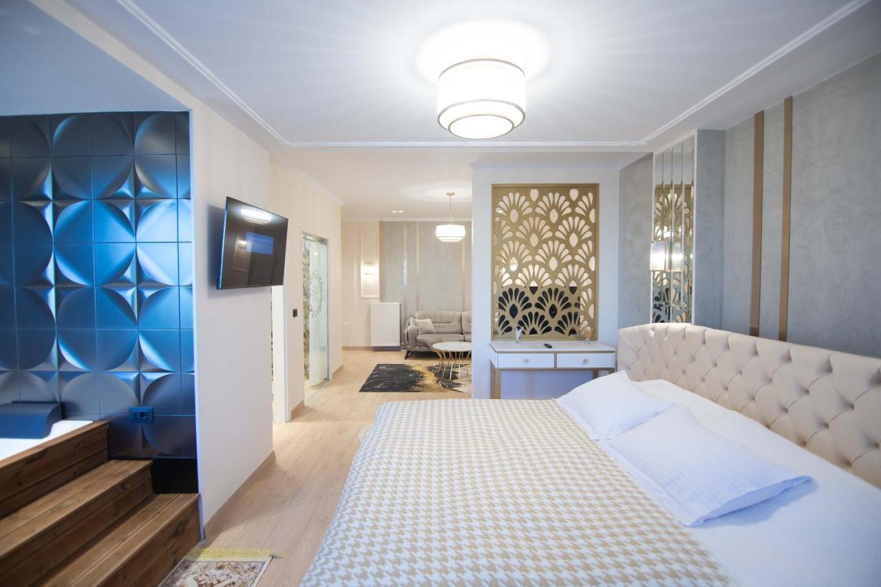קורצ'ה Sky View Hotel מראה חיצוני תמונה