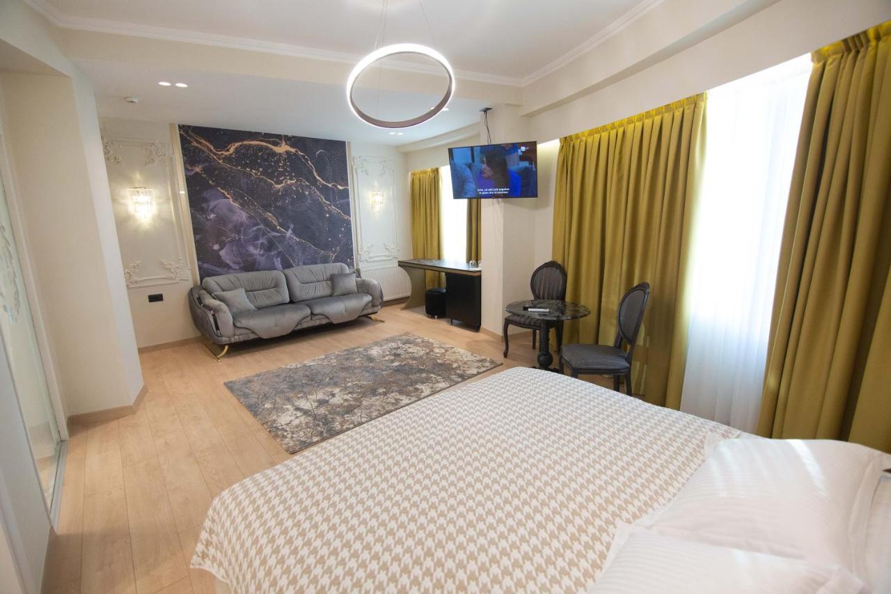 קורצ'ה Sky View Hotel מראה חיצוני תמונה