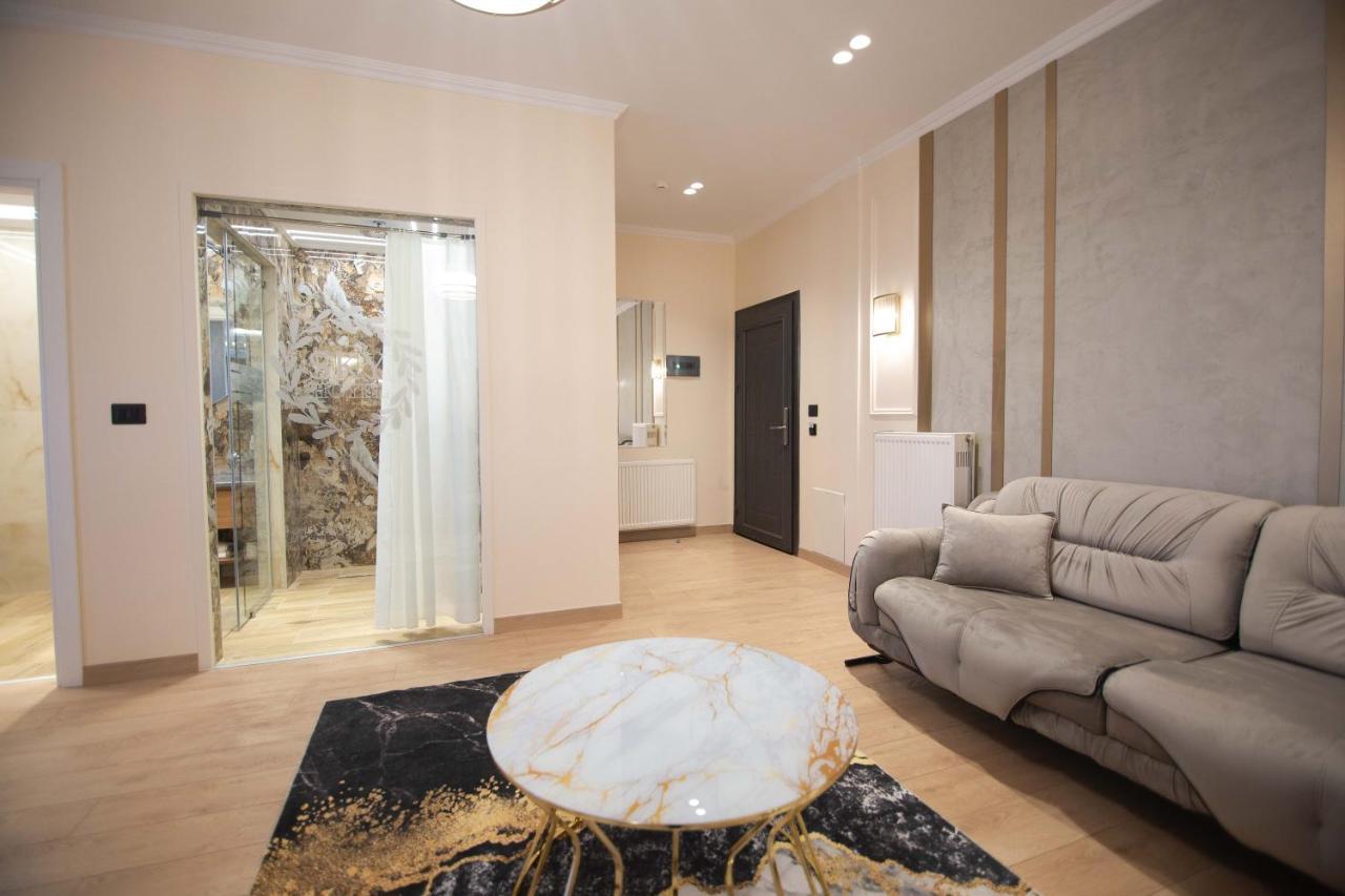 קורצ'ה Sky View Hotel מראה חיצוני תמונה