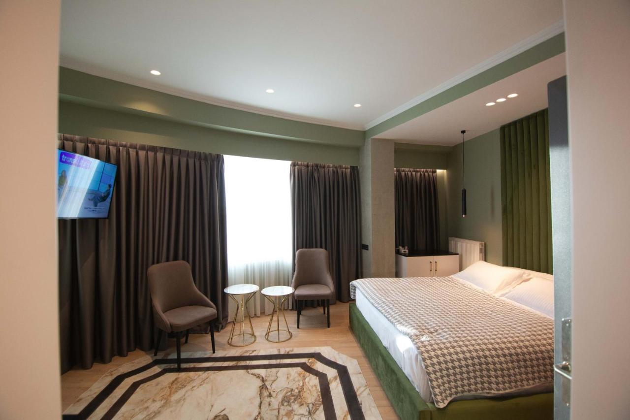 קורצ'ה Sky View Hotel מראה חיצוני תמונה