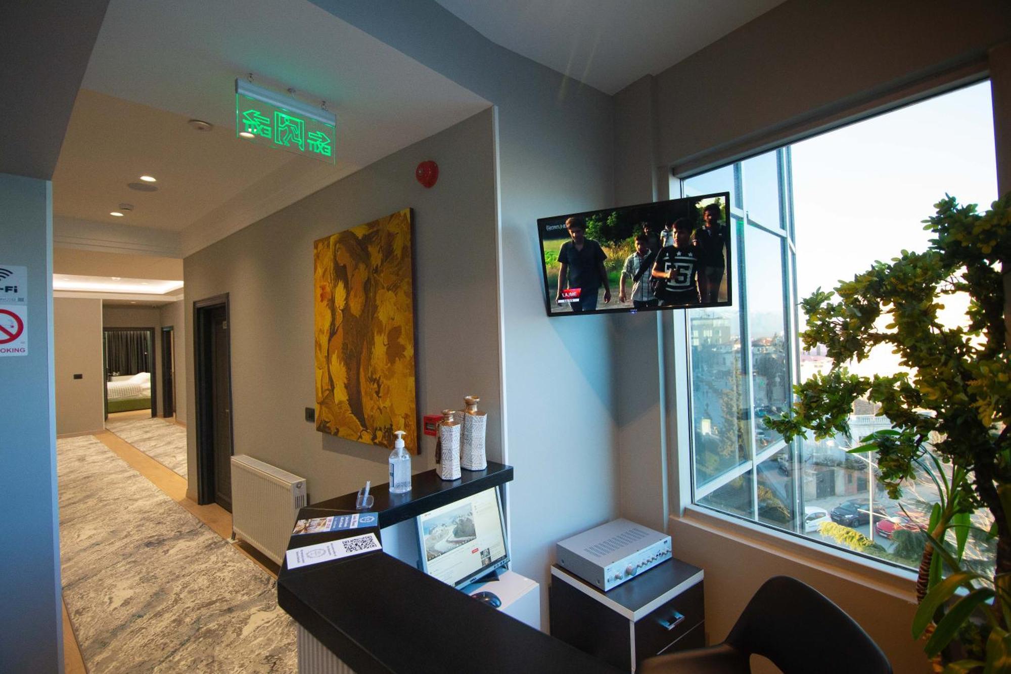 קורצ'ה Sky View Hotel מראה חיצוני תמונה