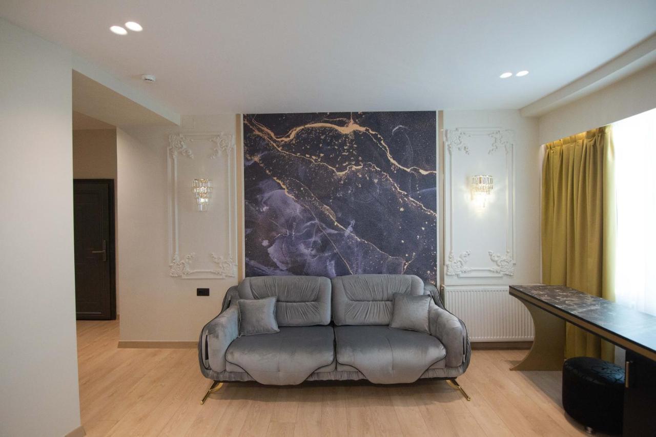 קורצ'ה Sky View Hotel מראה חיצוני תמונה