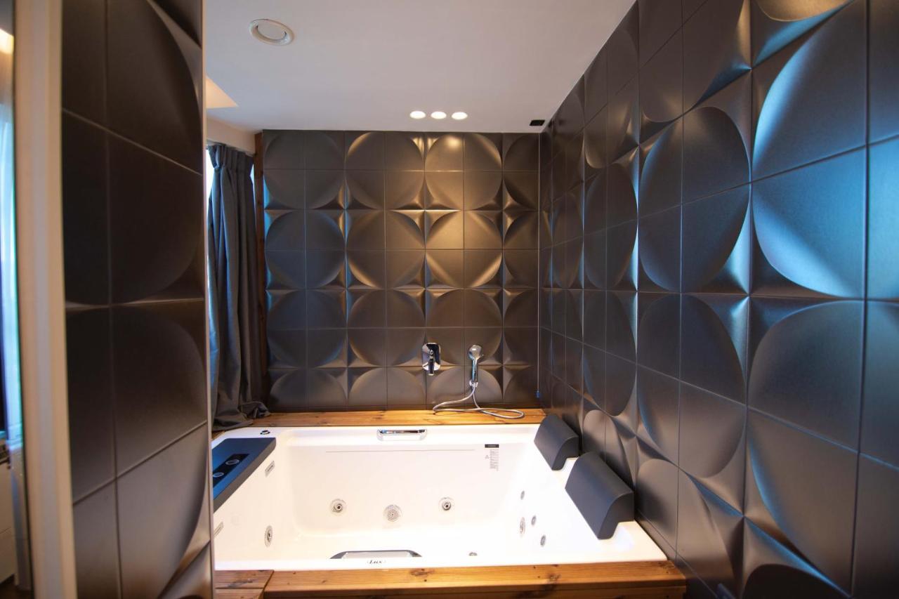 קורצ'ה Sky View Hotel מראה חיצוני תמונה