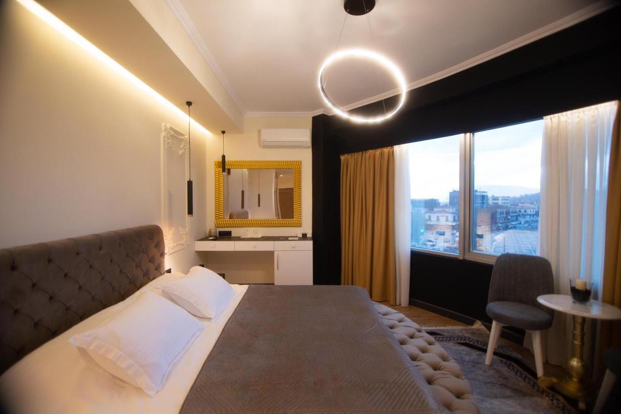 קורצ'ה Sky View Hotel מראה חיצוני תמונה