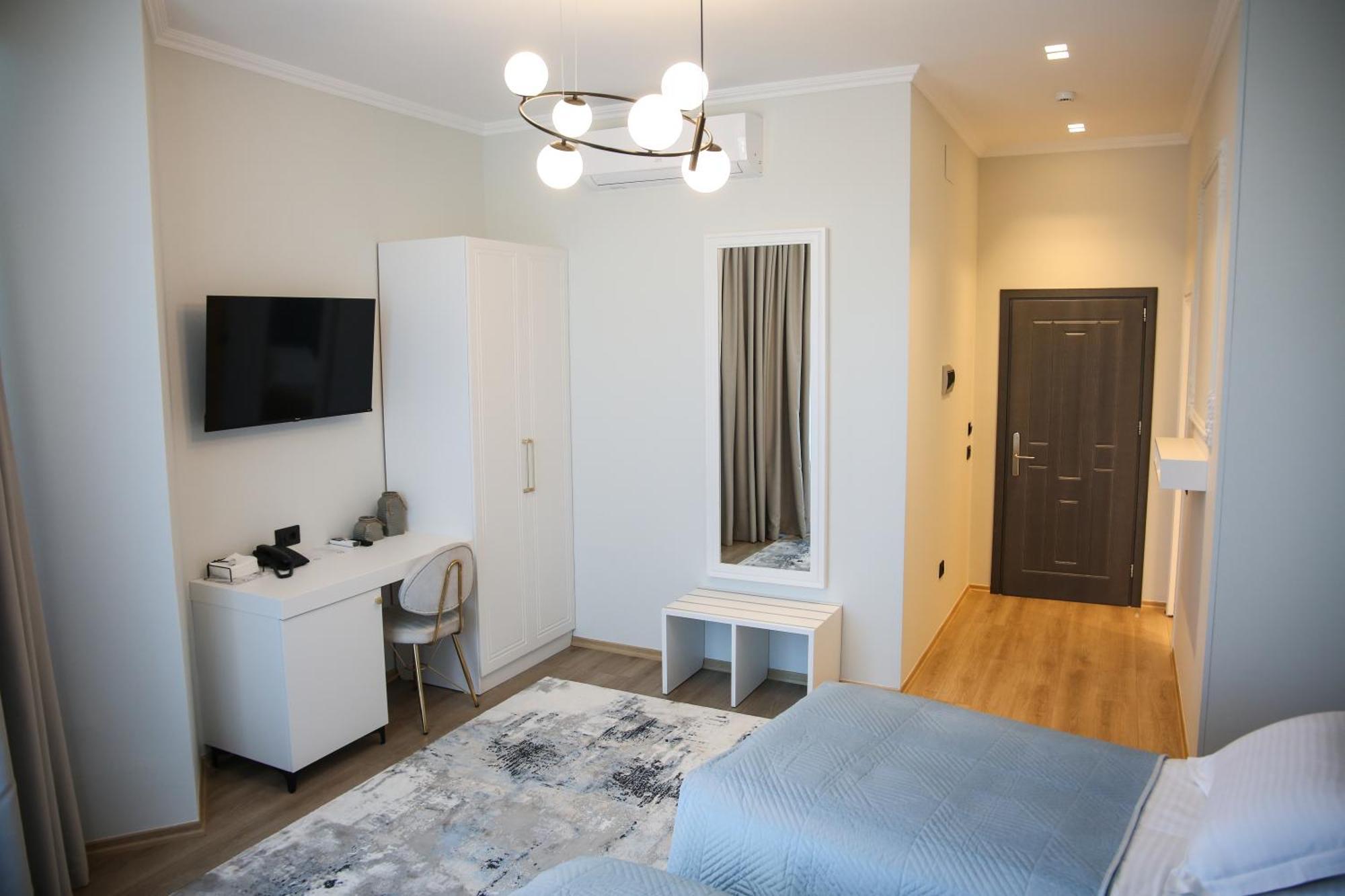 קורצ'ה Sky View Hotel מראה חיצוני תמונה