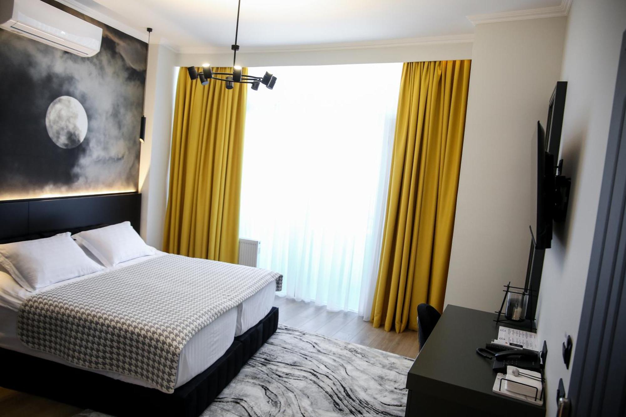 קורצ'ה Sky View Hotel מראה חיצוני תמונה